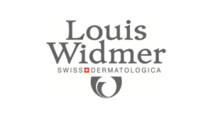 Das Bild zeigt das Louis Widmer-Logo mit Louis Widmer in grosser grauer Schrift, darunter SWISS DERMATOLOGICA und darunter ein rundes Emblem. Zwischen SWISS und DERMATOLOGICA erscheint ein kleines rotes Schweizerkreuz.
