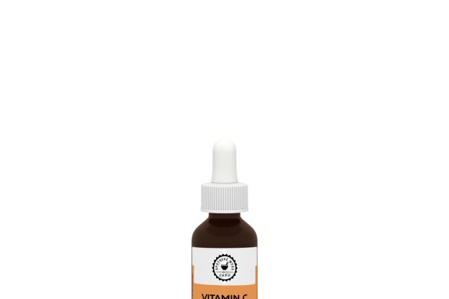 Eine kleine braune Tropfflasche aus Glas mit einem wei&szlig;en Verschluss und einem orangefarbenen Etikett mit der Aufschrift &bdquo;Vitamin C 20 %&ldquo;. Die Flasche ist mittig auf einem schlichten wei&szlig;en Hintergrund abgebildet.
